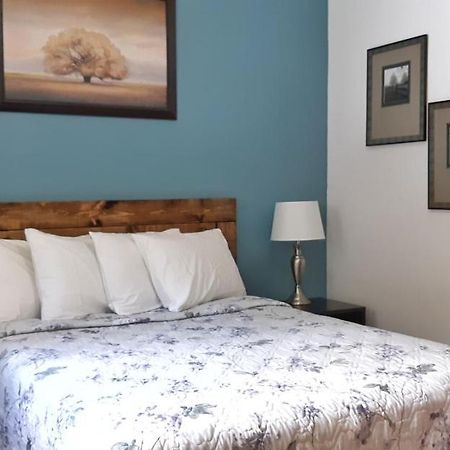 Maciver'S Motel And Camp Blind River Екстер'єр фото